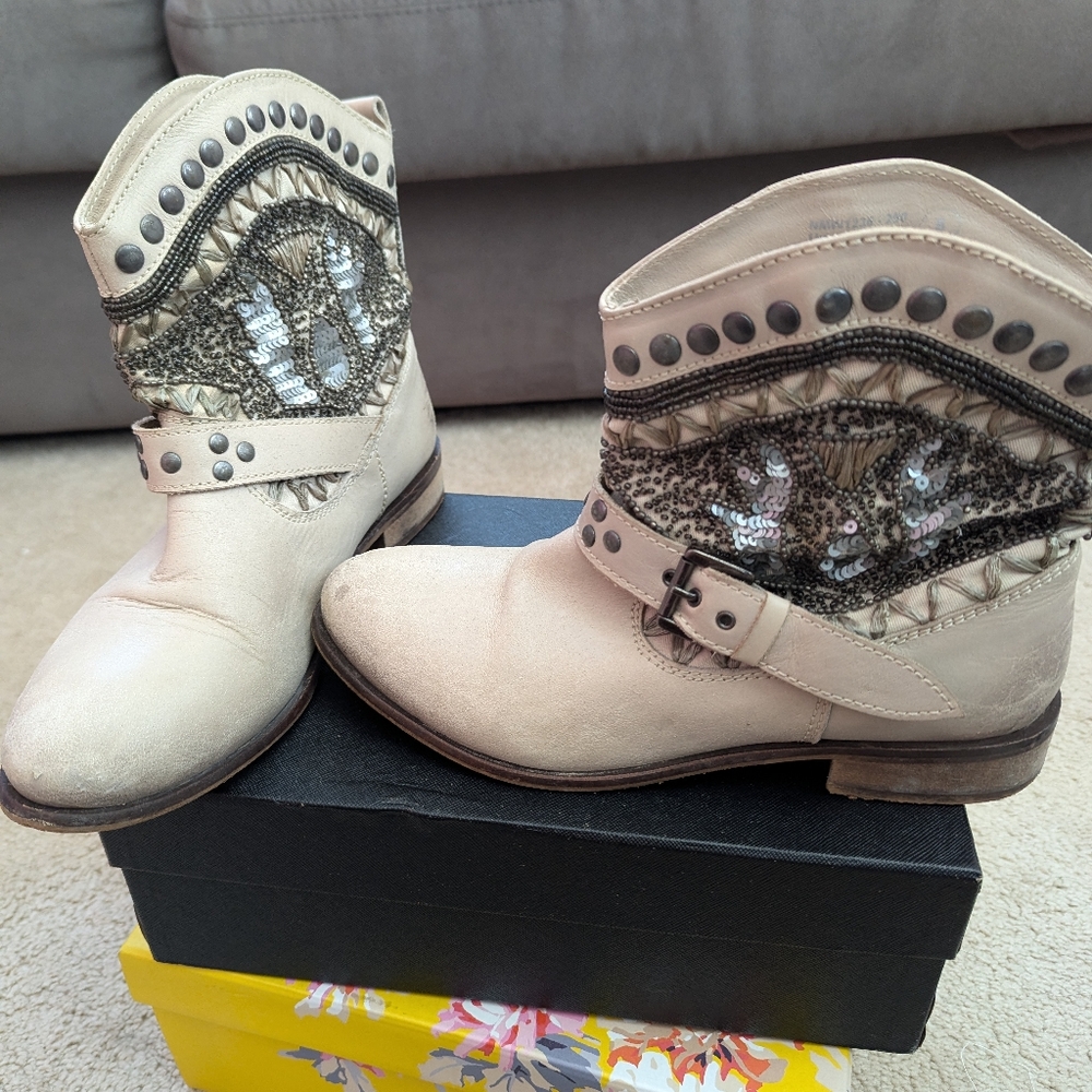 Naughty Monkey Lysandra beaded western leather cowgirl booties Size 8